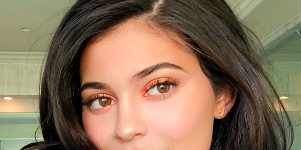 21 Beauty Lessons Weve Learned From Kylie Jenner E News